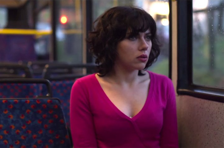 Scarlett Johansson nuda topless