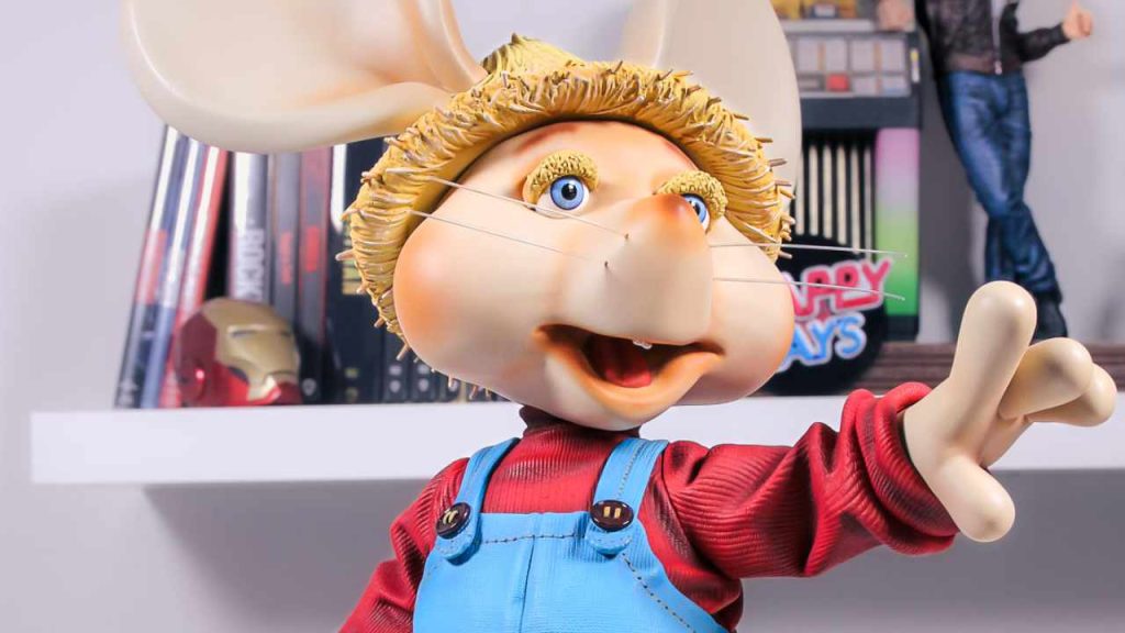 la cover della recensione della statue di topo Gigio di infinite statue
