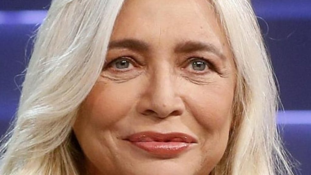 Diamanti, Mara Venier nel cast del film: ruolo e curiosità della conduttrice di Domenica In La conduttrice Mara Venier
