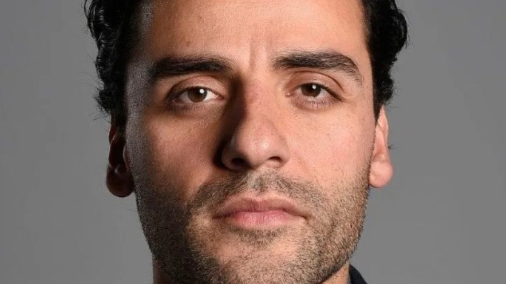 Frankenstein di Guillermo del Toro, una nuova foto del look di Oscar Isaac