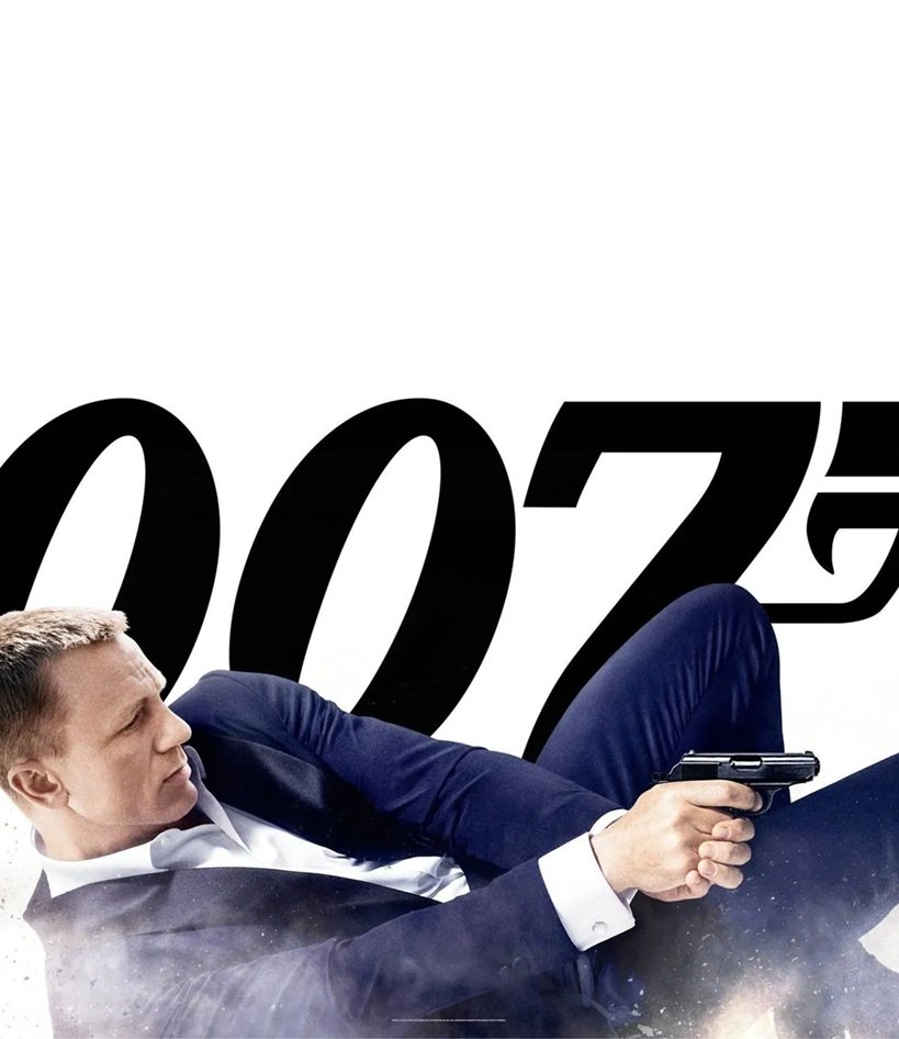 James Bond, Denis Villeuneve dirigerà il nuovo film della saga