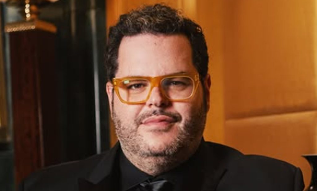 Josh Gad e Andrew Rannells protagonisti della serie tv Stay Tuned