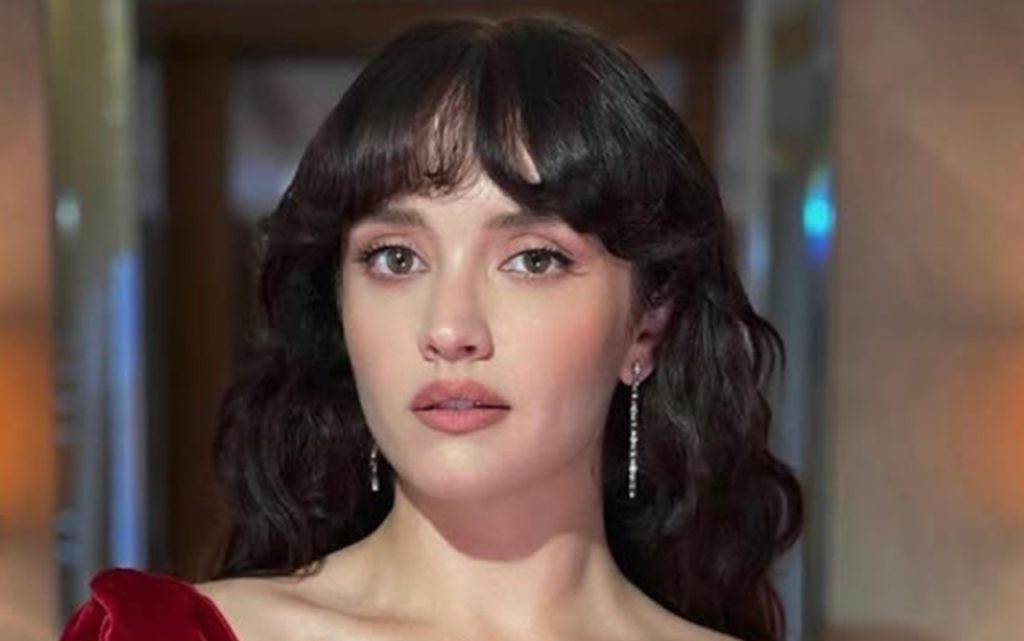 Olivia Cooke e Robin Wright nel primo trailer di The Girlfriend